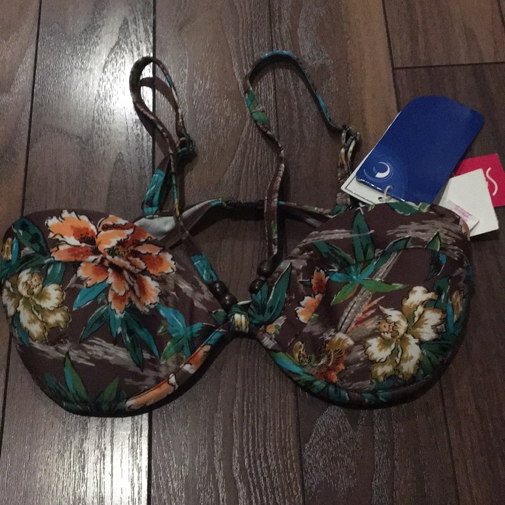 2CHILLIES Women’s Swimwear Bikini Top Size 6US